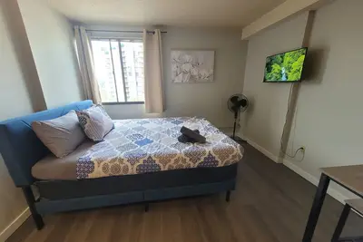 Image de SkyWalk Serenity 5m to Dt w/Full Kitchen +W/D