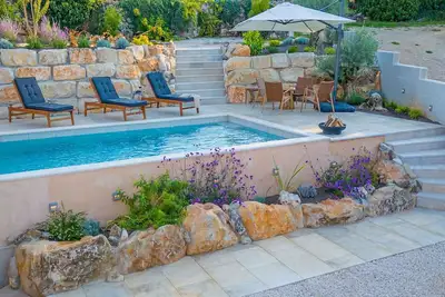 Image de Belle maison de vacances avec piscine privée, climatisation, Wifi, Tv, terrasse et animaux admis