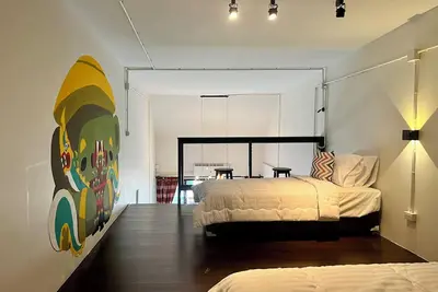 Image de Artist Studio Apartment with Canal View