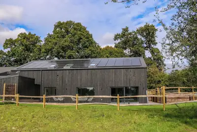 Suetts Farm Barns, family friendly, with a garden in Bishop's Waltham