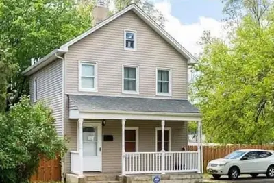 Image de 107 Quaint Renovated Single Family 3 Bdrm House