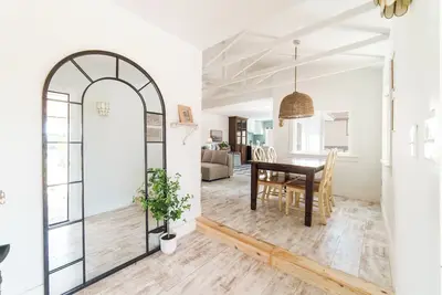 Image de Cottage in Laguna Beach Estates, steps to Panama City Beaches