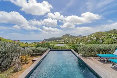 Image de A Caribbean Gem With Stunning Hill and Ocean View