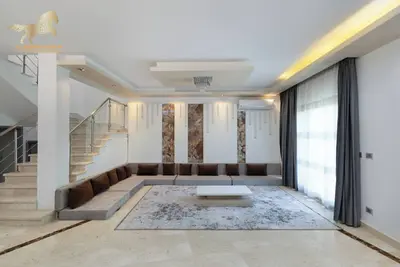 Image de 5-bedroom villa with garden in bel air beverly hills-sheikh zayed