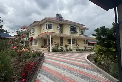 Image de Modern and spacious luxury house