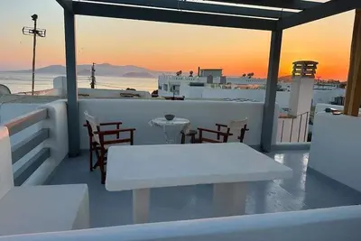 Image de Charming Greek Apartment – Relax on the Rooftop with Sea View, 60m to the Beach
