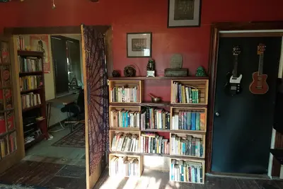 Image de Historic 3-bedroom house close to Square and Iu with WiFi and Ac in Bloomington