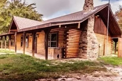 Image de Wood Cabin in the wilderness at Bonham, Texas