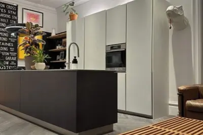 Image de Mission jewel box filled with art and classic furniture, Garage parking & Ac