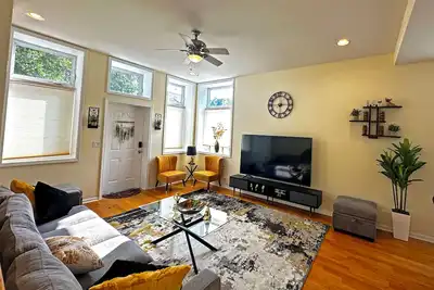 Image de Spacious & Modern 3bd/2ba Home- Garage Parking!