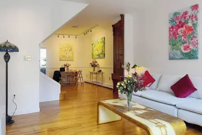 Image de Old City Flower House 3br+Rooftop+Freestanding+Next to parking lot