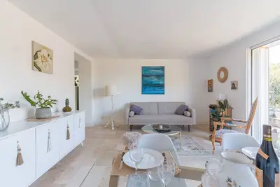 Image de La Bastidonne : Havre de paix avec piscine privée au cœur du Luberon