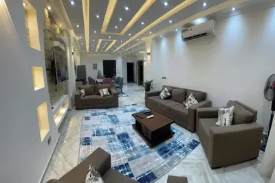 Image de 3-bedroom apartment in 8th district sheikh zayed with Ac, WiFi