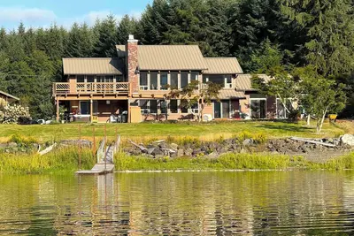 Image de Luxury 9br Lakefront Retreat/Dock/12 Kayaks/HotTub
