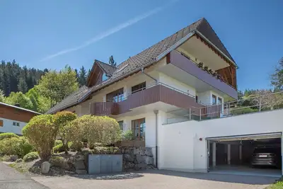 Image de Studio \"Urlaub Im Hochschwarzwald\" avec vue sur les montagnes, terrasse privée et Wi-Fi
