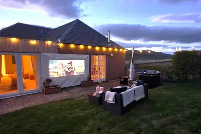 Image de Hillockbrae Cottage- hot tub & garden cinema, luxury, nature, peaceful, special