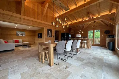 Image de Chalet spacieux avec confort, 5 chambres, parking