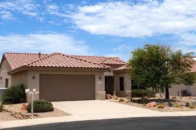 Image de Beautiful 2 bedroom, plus den/office, 2 bath Desert Southwest Vacation Home.
