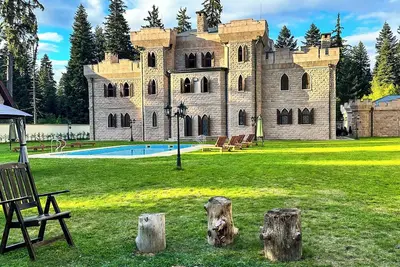 Image de The Castle / Your unique way of retreat