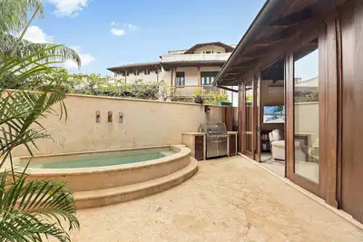 Image de Beautiful Villa, Walk to Beach!