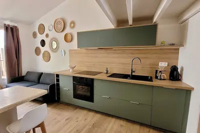 Image de La petite escale sur le port - plage à 100m - draps inclus