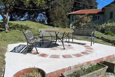 Image de An old country house surrounded by greenery just 9 km from the center of Genoa.