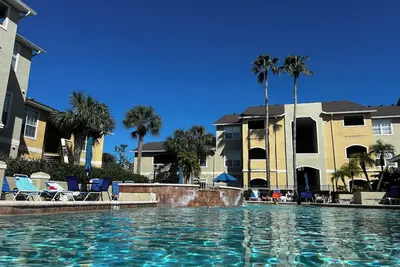 Image de Avalon’s Stylish Gated Clearwater Condo Near Beach, With Pool and Gym- Location!