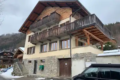 Image de Morzine chalet, stunning views. Walkable to ski lifts & town. Great base for 8.