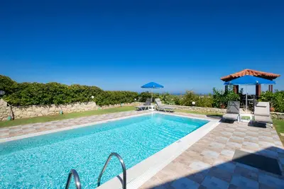 3-bedroom Villa Marie with private pool in Agia Triada