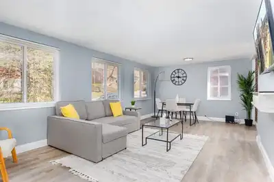 Image de Charming 2-bedroom apartment with Parking & WiFi in peaceful Pittsburgh