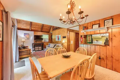 Image de Snowshoe Cabin w/ Resort Perks - Ski, Tube & More!