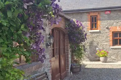 Image de Beautiful stone cottage in a quiet country setting close to beach