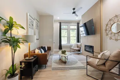 Luxury stay in a 3-bedroom townhome in Cincinnati, Oh