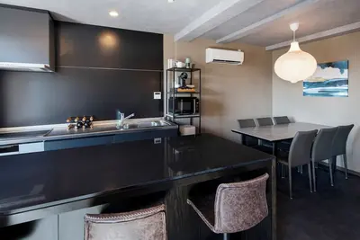 Image de Shunpuso Tenmachaya\" / 160 sq. m. house rental / Max. 18 persons / Large bath • 3 free parking spaces/wood deck