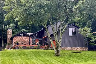 Image de Fully Furnished Upscale Remodel, 2800 sq. ft.