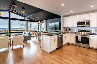 Image de Stunning Sunsets Await at The Altamont