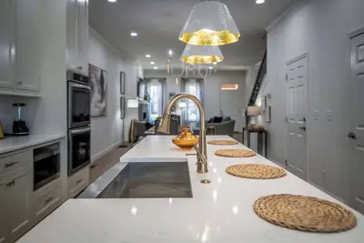 Image de Cityscape Oasis at The Golden