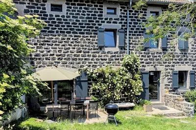 Image de Grande ferme de 250m2 au charme rustique et authentique, Le Repaire