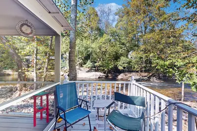 Image de Charming 2br Bungalow with stunning views and gas grill