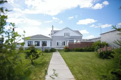 Image de Great Large Character House, Deck, Gazebo, & Yard - Walk to All Amenities