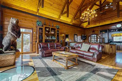 Image de Mtn-view gem w\/ pool, hot tub, putting green, theater & free attraction tickets