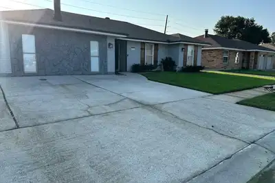 Image de Cozy private suit inside a home in awesome Kenner with Ac, WiFi