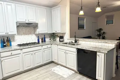 Image de CeCe's Place - Close to all of Houston's Finest