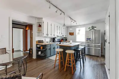 Image de The Henrico Hideaway: Firepit, Close to Everything