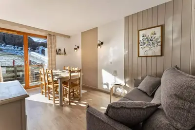 Image de Appartement rénové avec vue sur les pistes