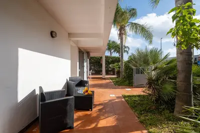 Image de Maison de vacances 'Villetta Blu Love San Foca' avec terrasse privée, Wi-Fi et climatisation