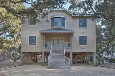 2507 - Salty Sandpiper, a spacious 5-bedroom home in Duck, Nc, perfect for family getaways.