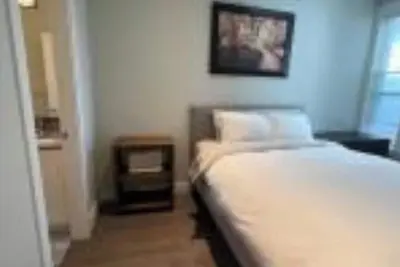 Image de Gorgeous two beds unit near Burnaby Metrotown\n