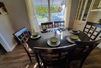 Image de Welcoming 3-bedroom house with WiFi in charming Edmonton