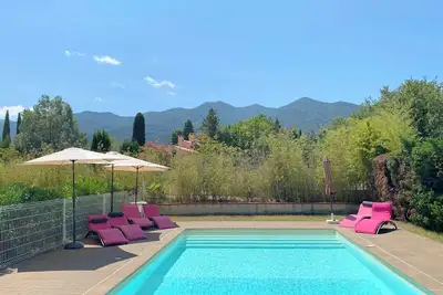 Image de Villa familiale jusqu'à 14, proche mer, clim, piscine, pétanque, plancha, jardin